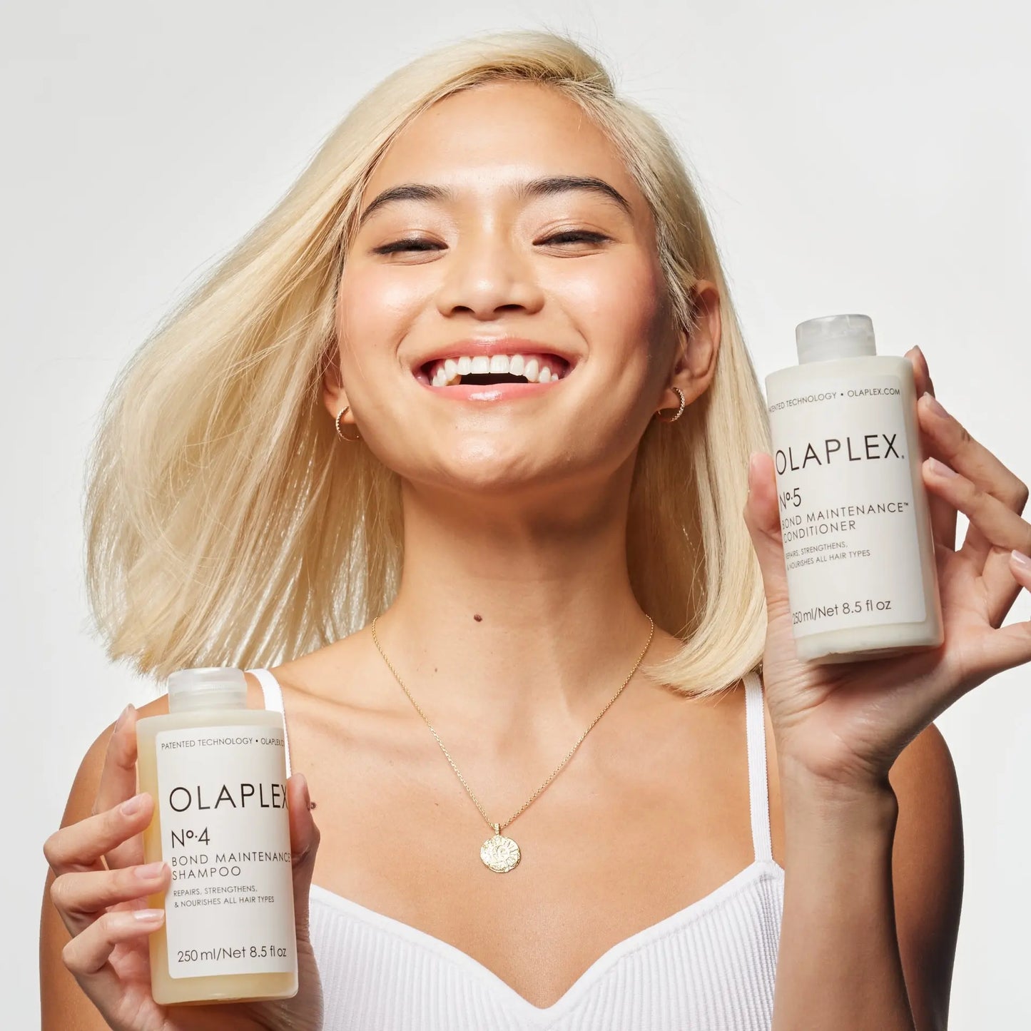 Olaplex Bond Maintenance No.4 Shampoo and No.5 Conditioner 250ml Bundle —  — Image 4